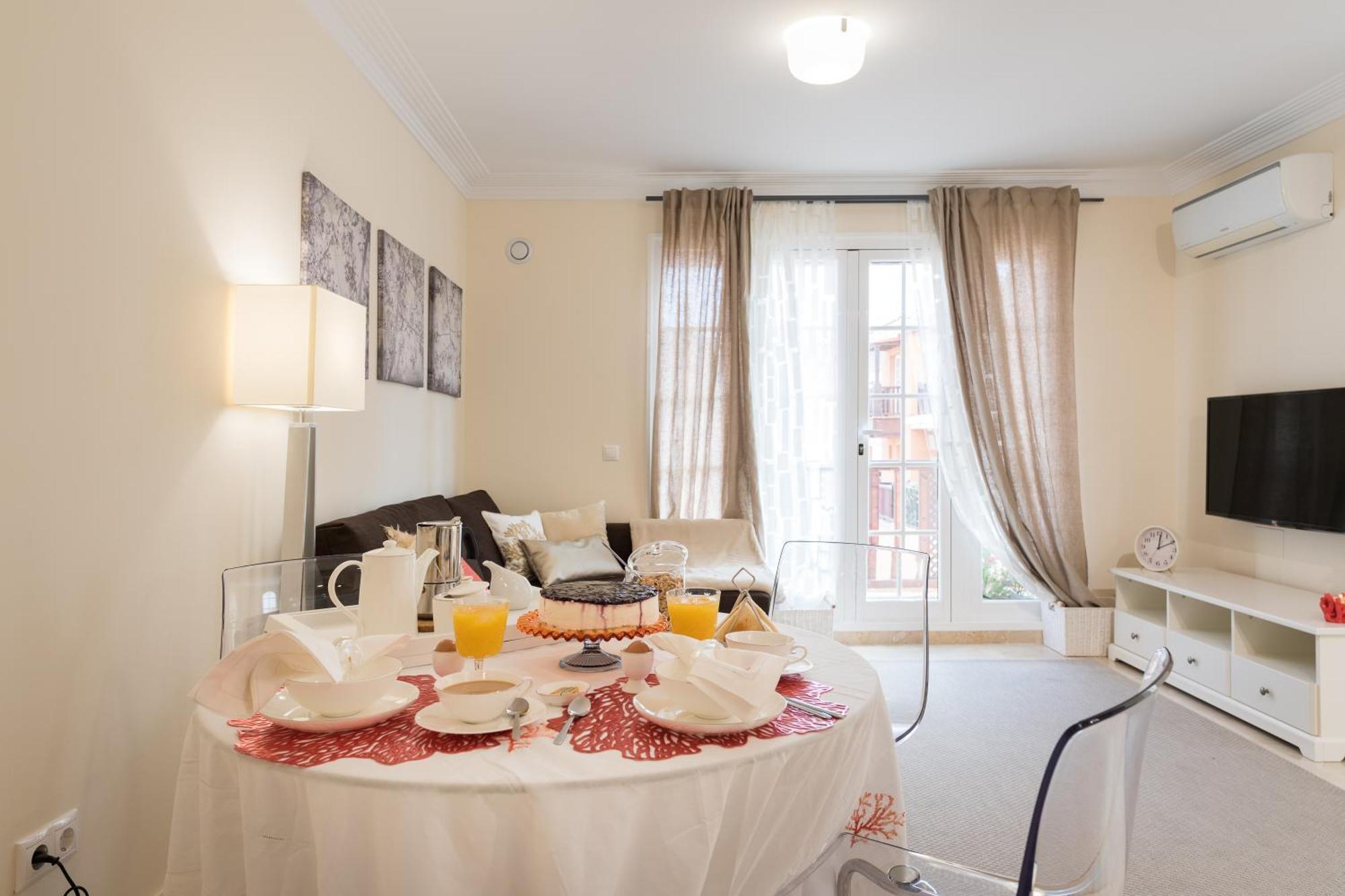 Apartamento Beautiful Flat With Heated Pool Near The
