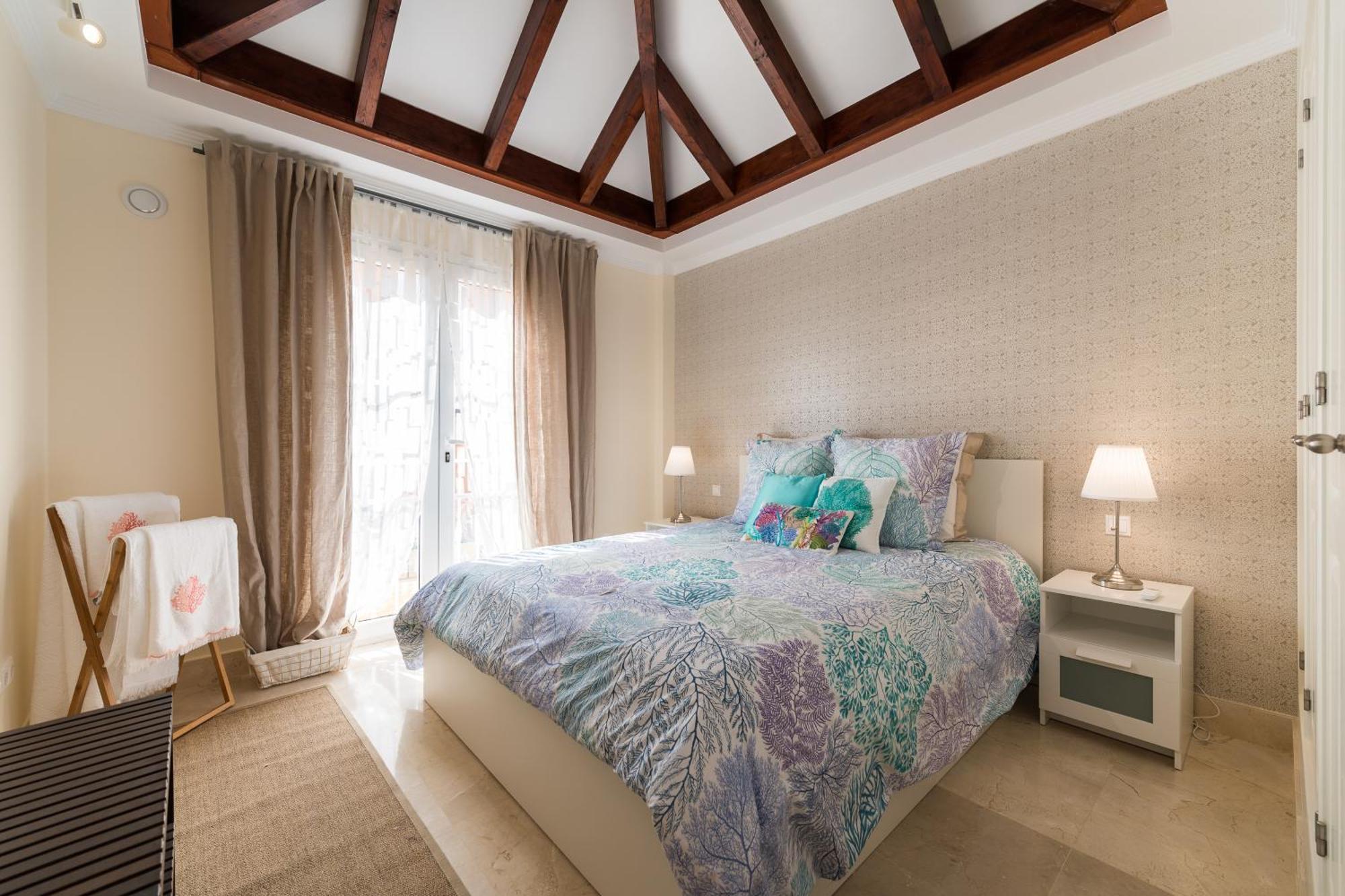 Apartamento Beautiful Flat With Heated Pool Near The